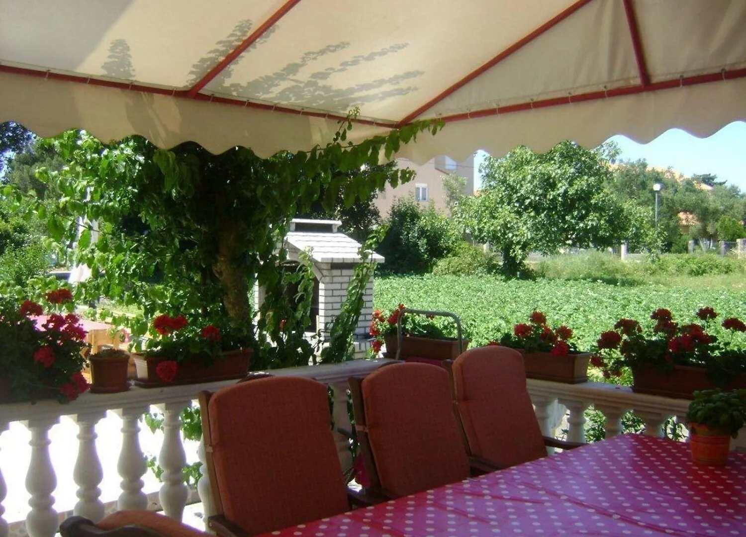 Apartments Darko - 30 M From Beach Sukosan