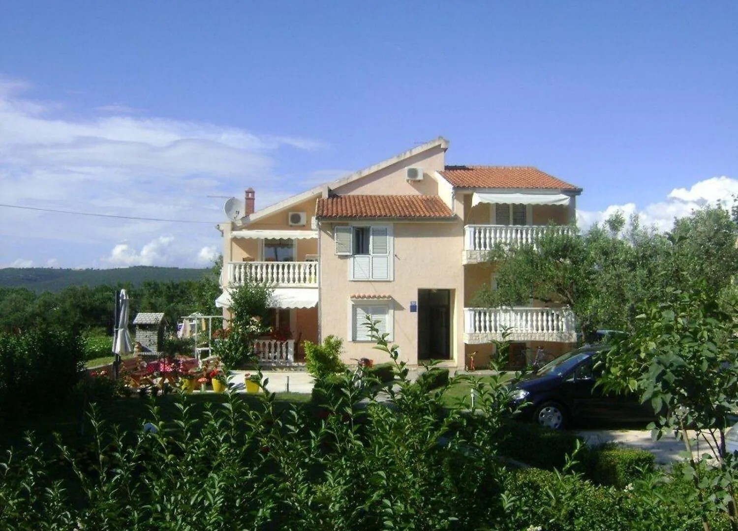 Apartments Darko - 30 M From Beach Sukosan