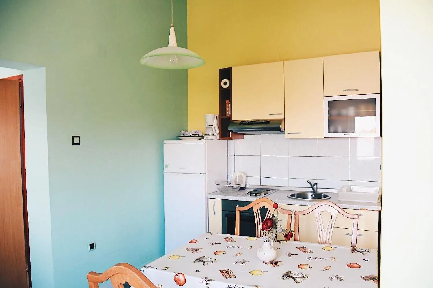 Apartments Darko - 30 M From Beach Sukošan